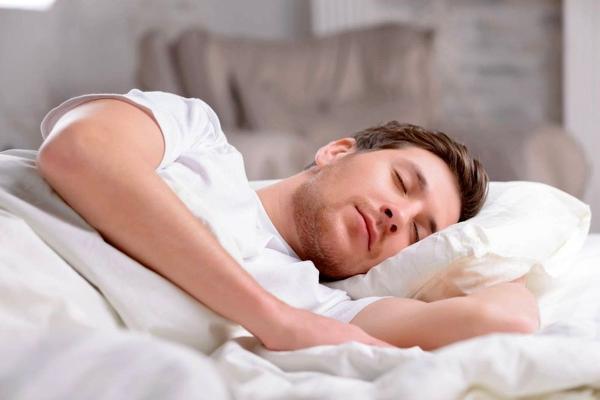 به خاطر این 5 دلیل نباید بعد از خوردن سحری خوابید